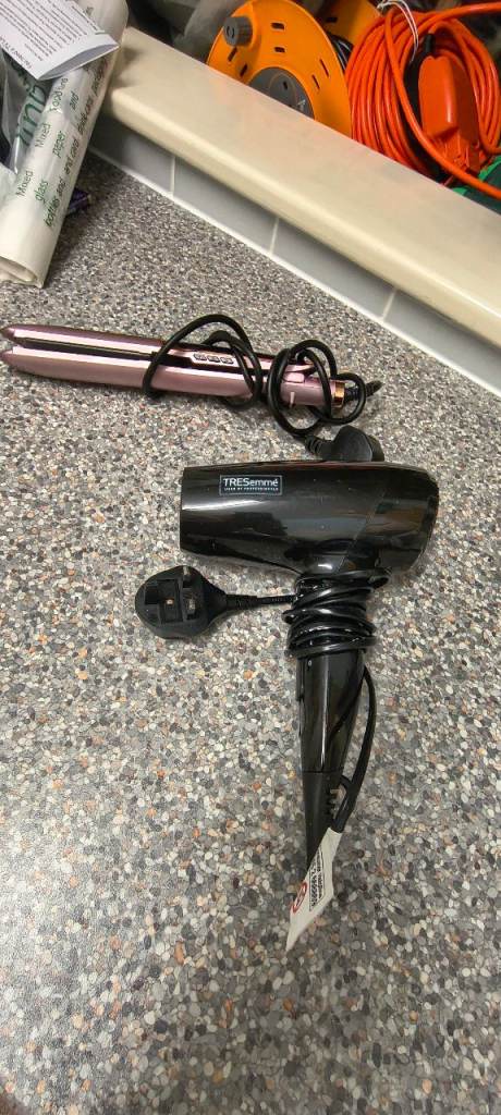 TRESemme Hair Dryer and Hair Straighteners Set – Good Condition