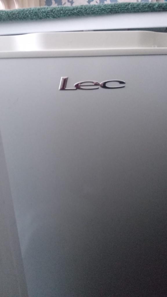 LEC undercounter fridge