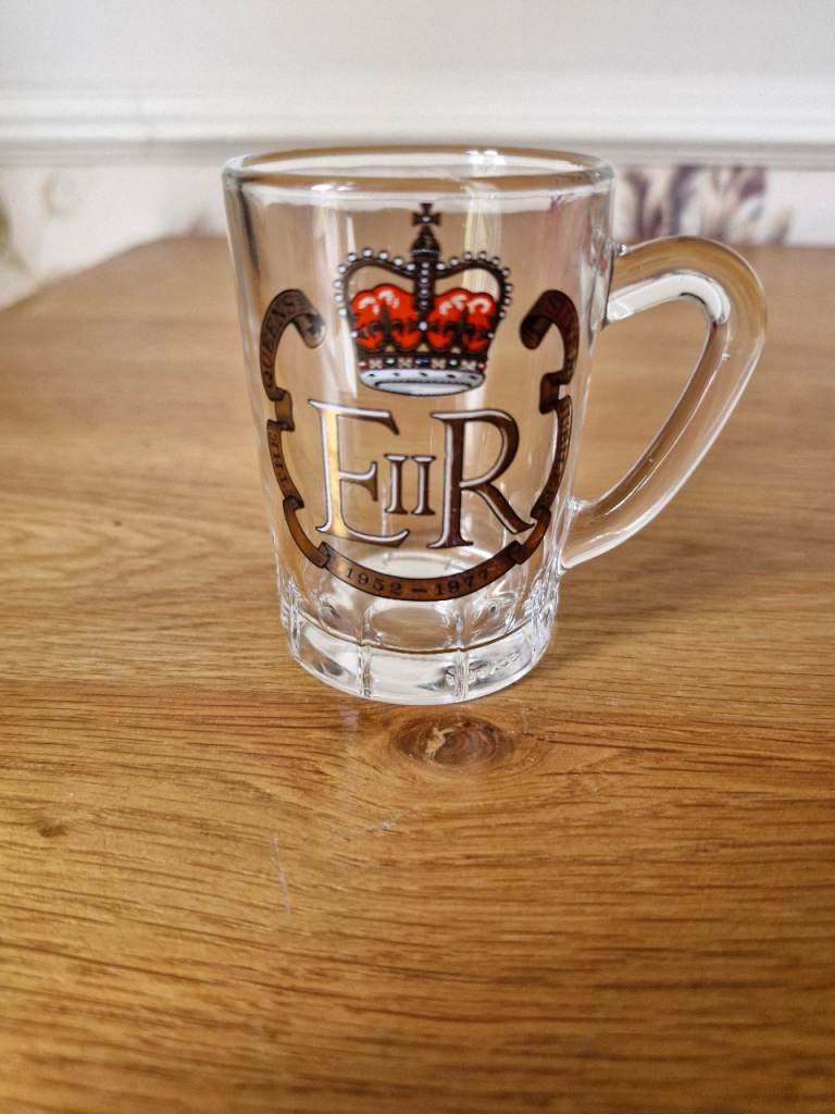 Queen Elizabeth II Commemorative Glass Mug - As Good As New