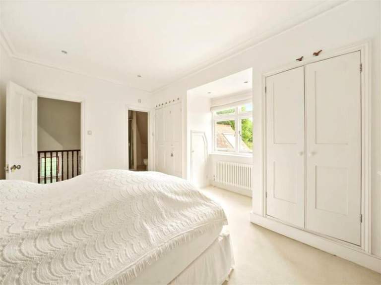    🏡⭐️ ROOM AVAILBLE IN CANNING TOWN ⭐️