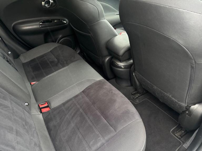 2017 Nissan Juke 1.6 N-Connecta XTRON Euro 6 5dr HATCHBACK Petrol Automatic