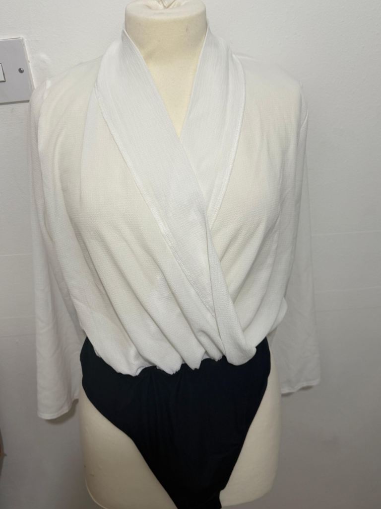 Boohoo Petite White & Black Wrap Front Bodysuit - BNWT - Size 12