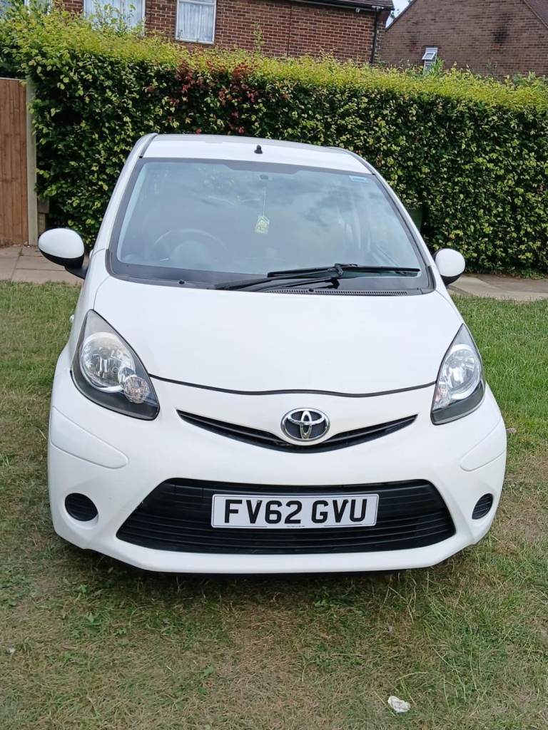 Toyota, AYGO, Hatchback, 2012, Manual, 998 (cc), 5 doors