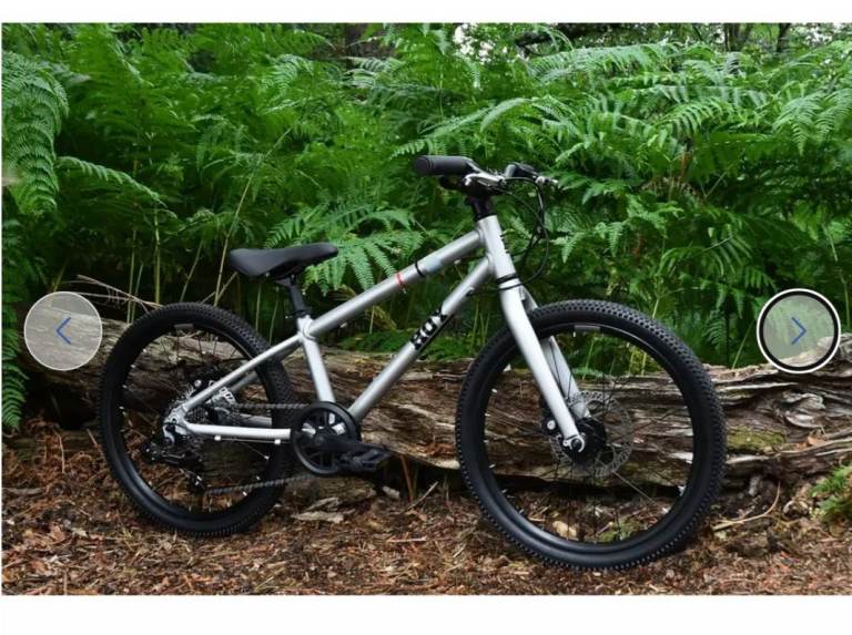 BRAND NEW - HOY Kids' Hybrid Bike – Silver, brand new Condition