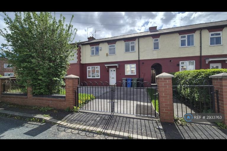 3 bedroom house in Marple Grove, Manchester, M32 (3 bed) (#2933763)