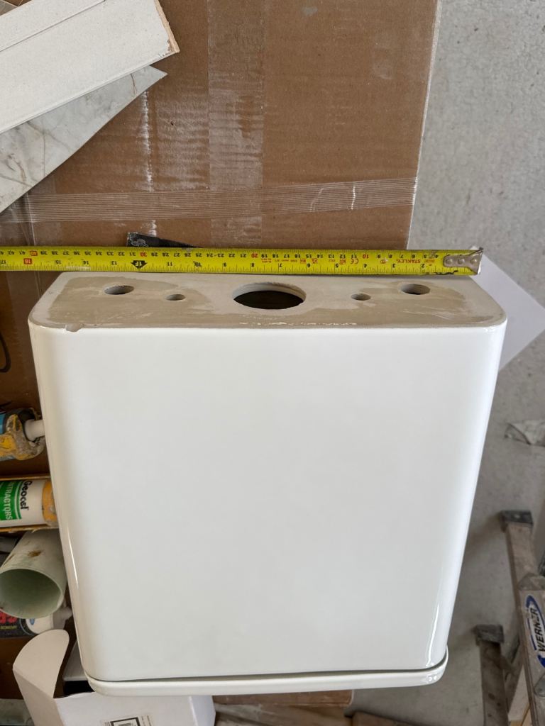 Cistern - closed couple cistern only. 