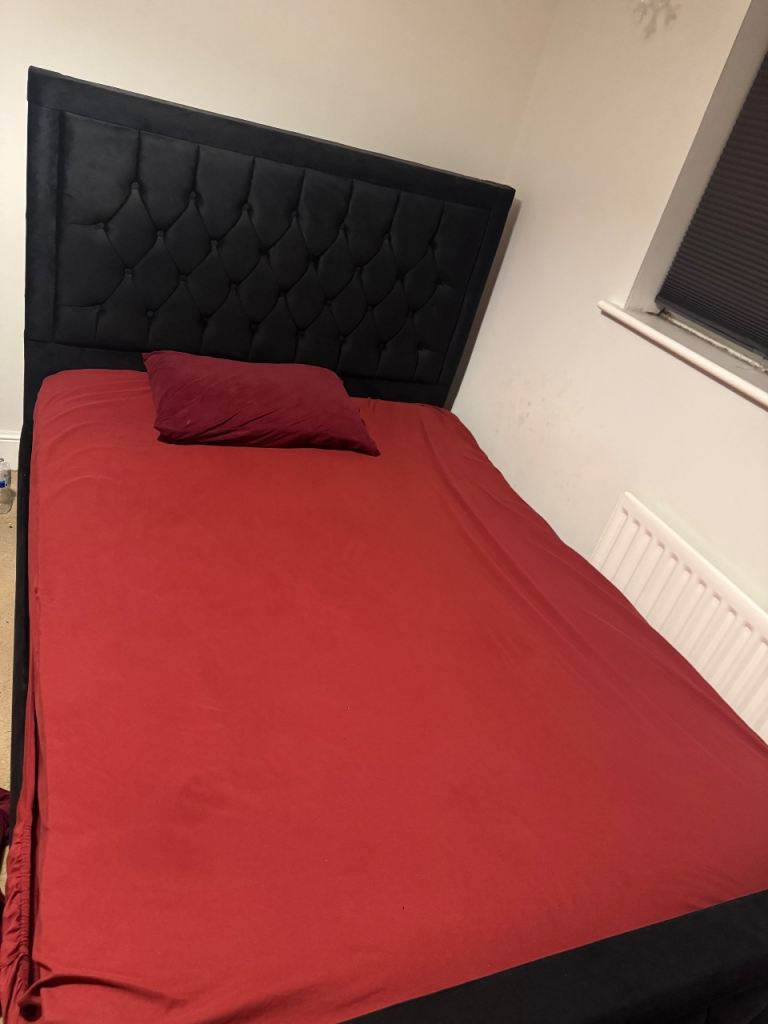 Single bed mattress- cheap and ready to use with good condition 