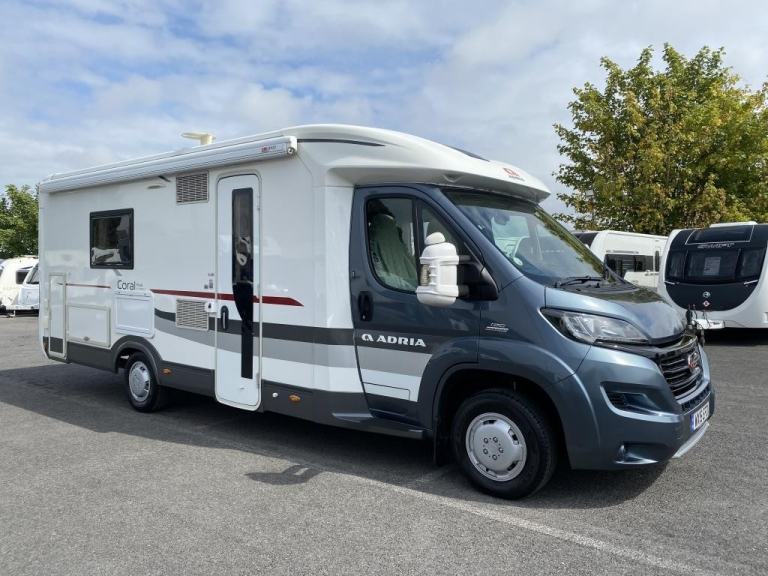 2015 ADRIA CORAL PLUS S 670 SLT LUXURY 3 BERTH MOTORHOME