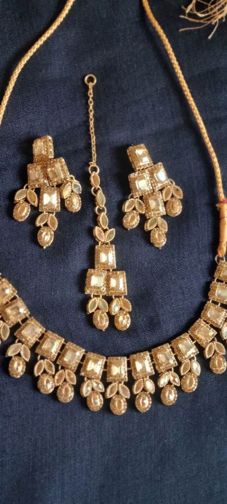 BRAND NEW Necklace set for women's for wedding 