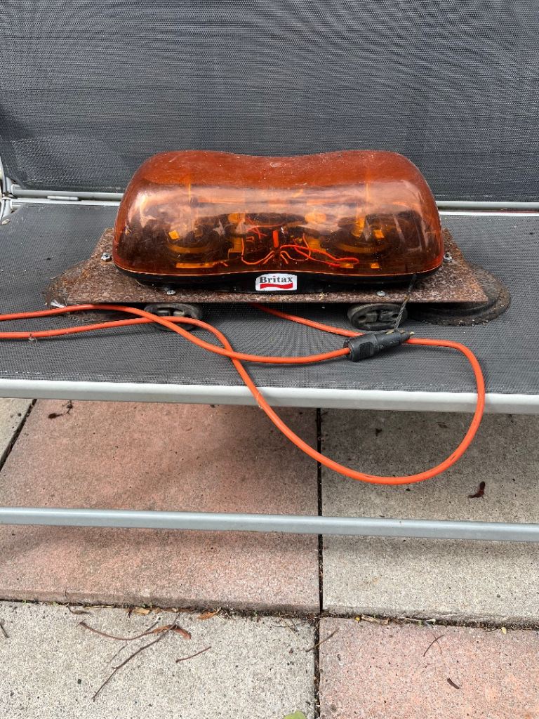 Britax Magnetic Amber Warning Lightbar
