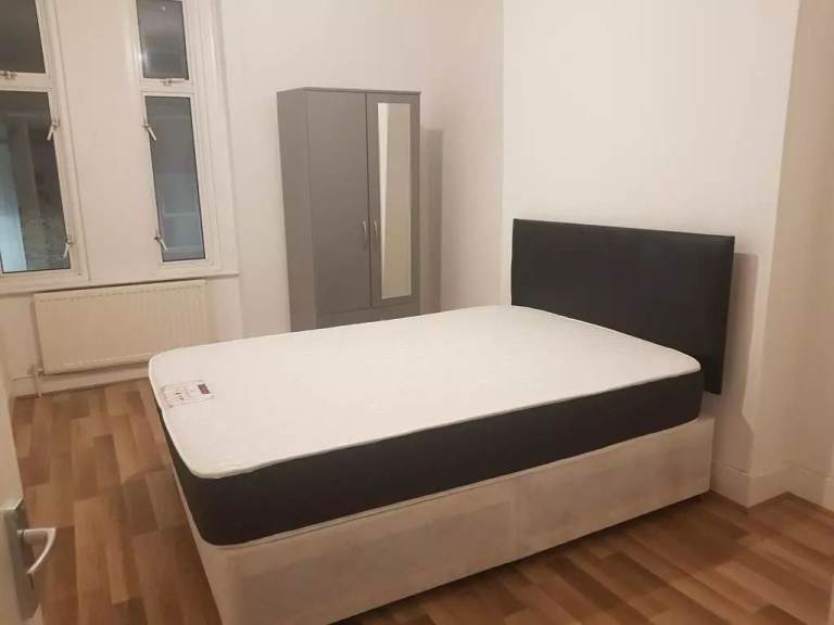 Double Room to Rent in Flatshare - North Pole Road, North Kensington, W10 6QL - All bills included