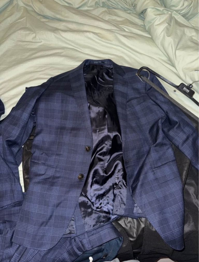 Hugo Boss 3 piece navy suit 38 UK