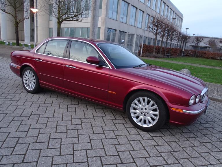 2004 Jaguar XJ 4.2 V8 SE 4dr Auto SALOON Petrol Automatic