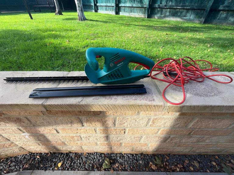 Bosch hedge cutter 