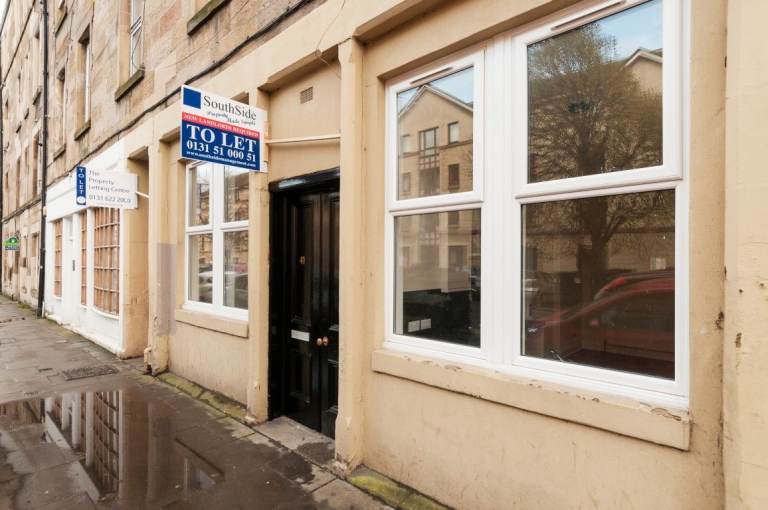 Tasteful, 1-bedroom, main door flat located off Leith Walk – available soon