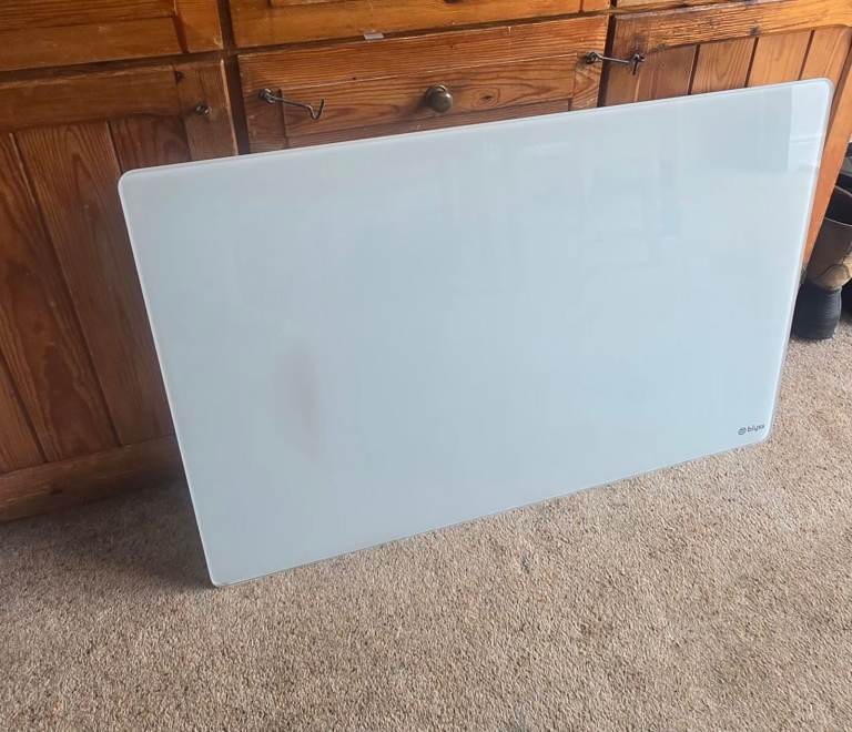 Electric wall heater 