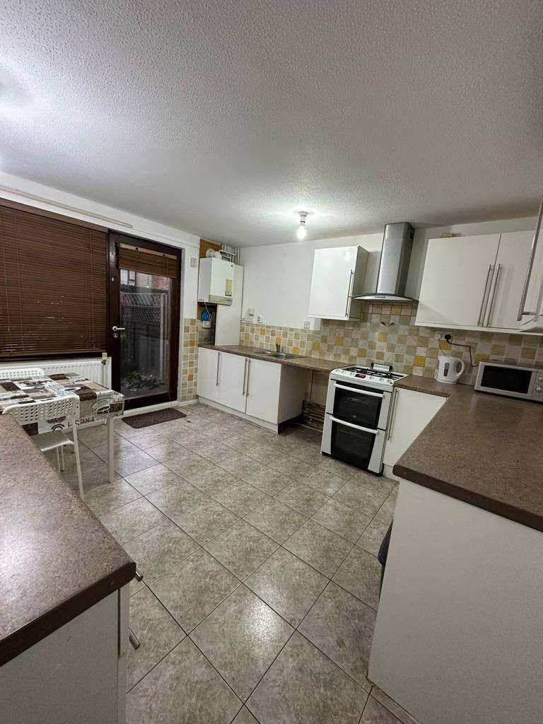 image for DOUBLE ROOM AVAILABLE SEVEN SISTERS , N15 – Walking Distance 