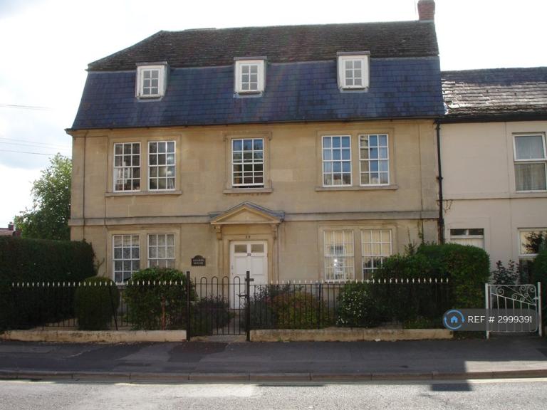 Studio flat in King Street, Wiltshire, SN12 (#2999391)