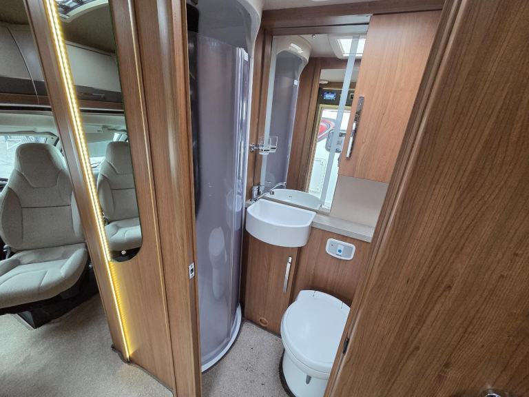 Auto-Trail Apache 634 luxury 2 berth DIESEL MANUAL 2018/18