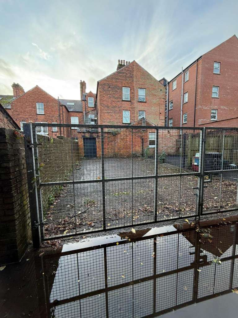 Private Parking Space to Rent in Central Belfast BT9 6EU