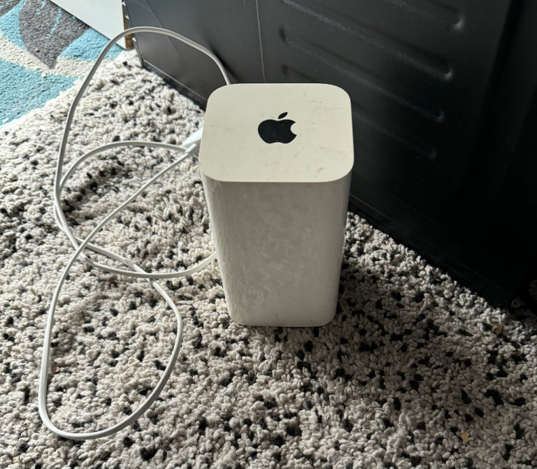 Apple A1521 AirPort Extreme Base Station Wireless Router