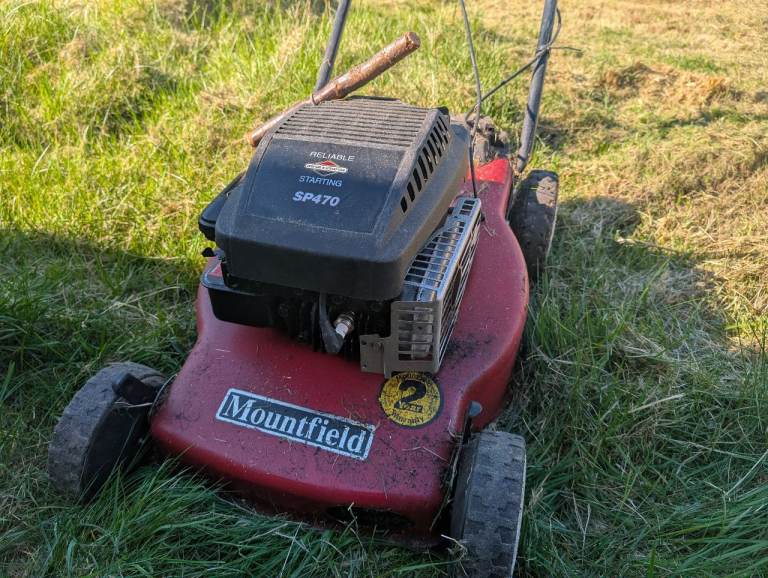 Petrol lawnmower 