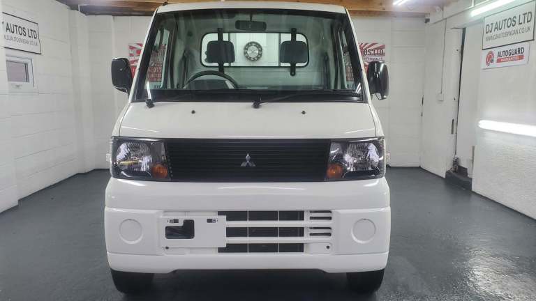 Mitsubishi minicab pickup 650cc 4wd fresh japanese import only 18k miles 07