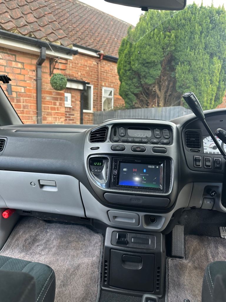 Mitsubishi Delica 4x4 2006, 2997 (cc)