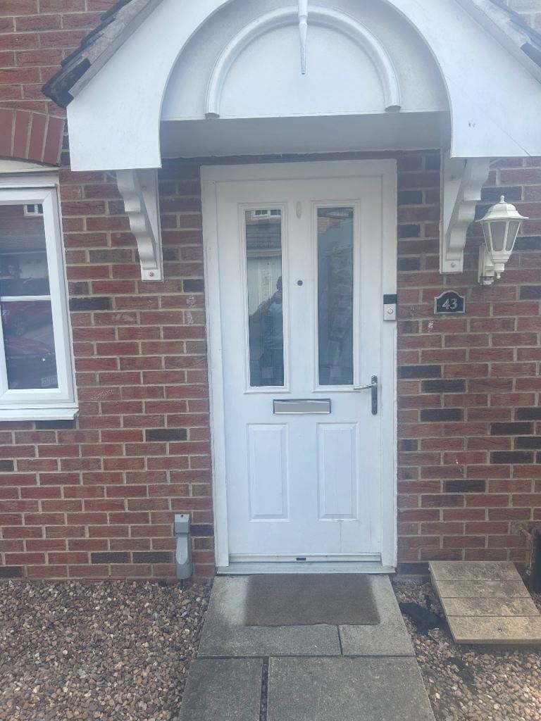 External door 