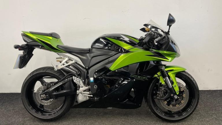 HONDA CBR600RR ** LOVELY CONDITION - WARRANTY - FULL SERVICE HISTORY **