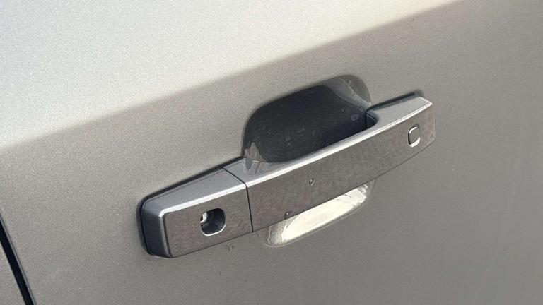 2025 Land Rover Defender 4.4 P635 Octa Edition One 110 5dr Auto SUV Petrol Automatic