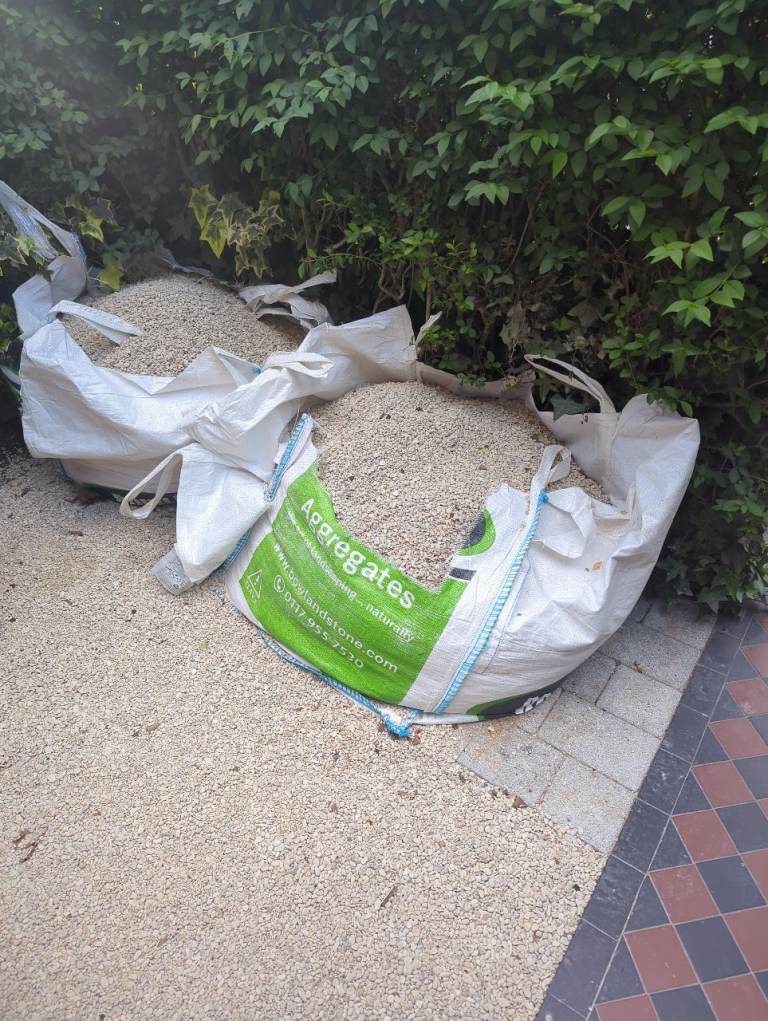 Limestone gravel 