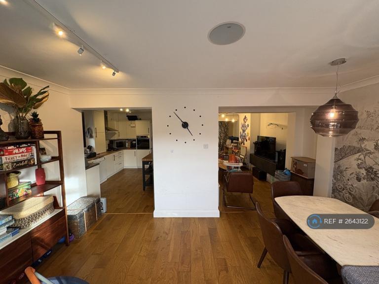 3 bedroom house in Diban Avenue, Hornchurch, RM12 (3 bed) (#2643122)