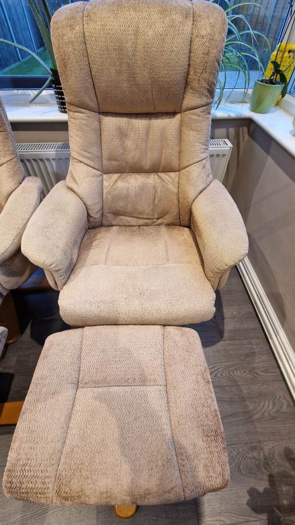 reclining chairs and foot stools 