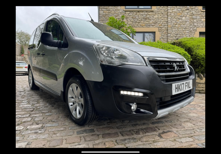 Peugeot, PARTNER TEPEE, MPV, 2017, Manual, 1199 (cc), 5 doors
