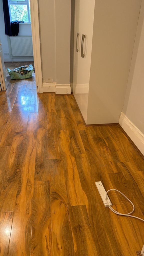 Laminate flooring fitting & supply service
