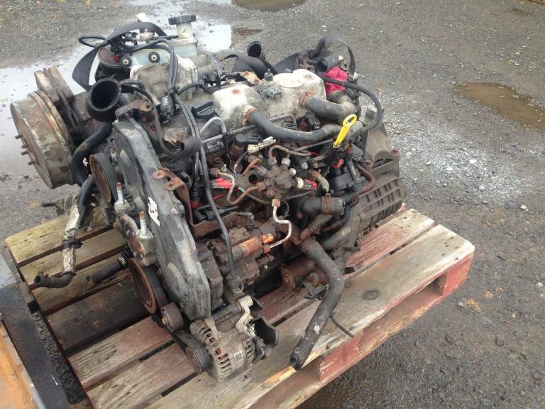 FORD TRANSIT CONNECT 1.8 TDCI ENGINE +BOX COMPLETE FROM A 2011 VAN 