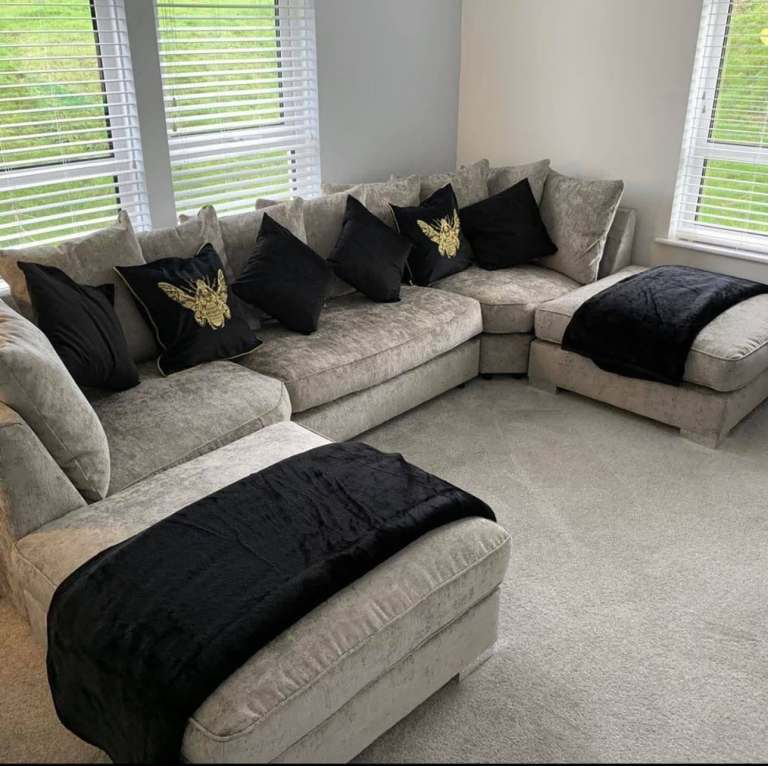 image for 7 seater big U shape sofa's 