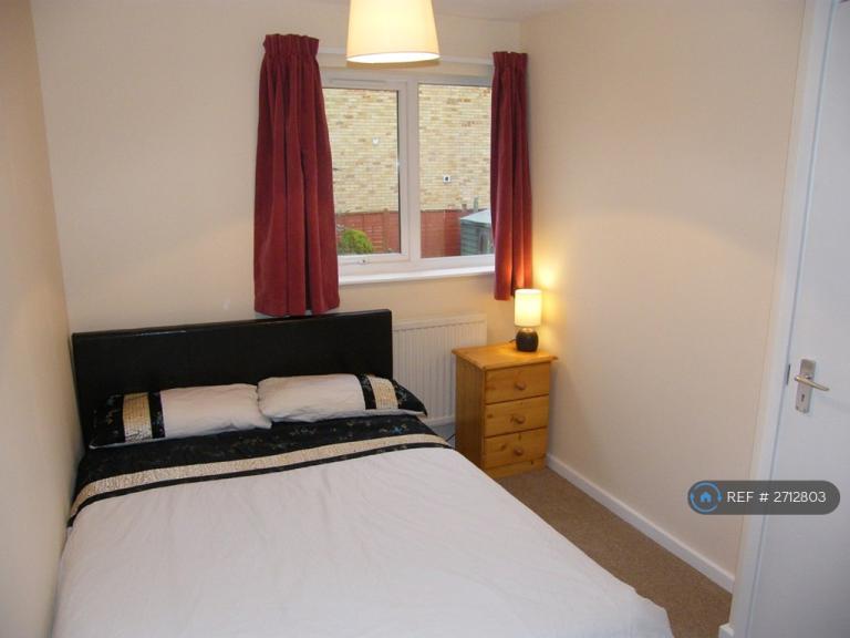 image for 1 bedroom in Brookhouse Road, Farnborough, GU14 (#2712803)