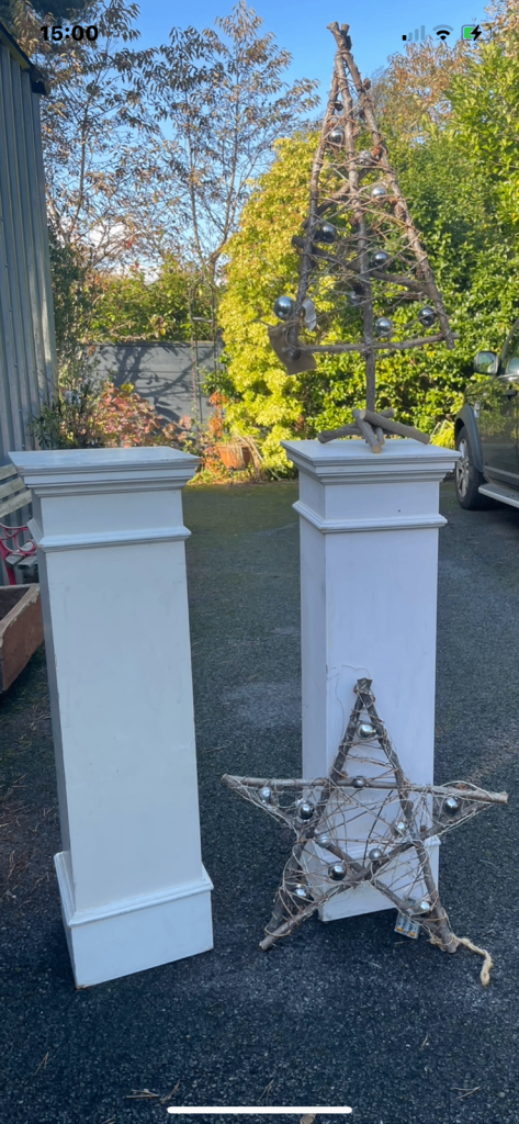 Handmade  outdoor rustic Xmas tree and wooden star LED lighting