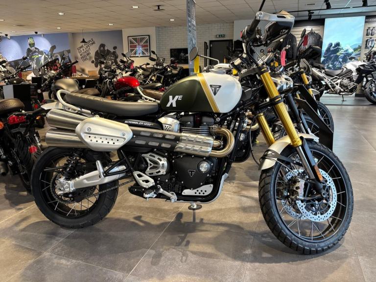 BRAND NEW 2026 TRIUMPH SCRAMBLER 1200 XE IN MATT KHAKI / MATT CRYSTAL WHITE
