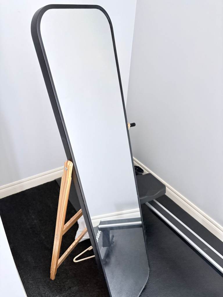Floor Standing Mirror – Hardly Used