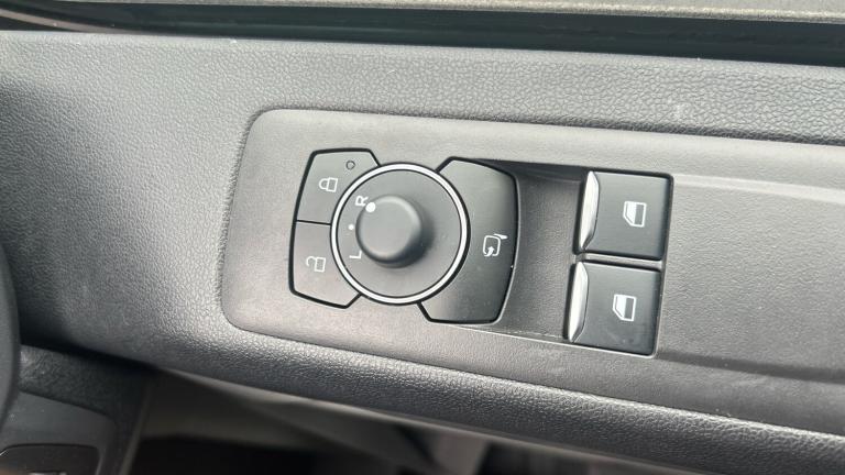 2025 Ford Tourneo Custom 340 L2 Petrol Fwd 2.5 PHEV 232ps H1 Zetec 8 seater Auto Standard Roof Mi...