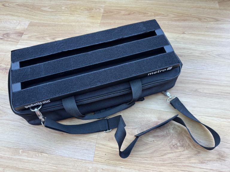 image for Pedaltrain Metro 20 with soft case