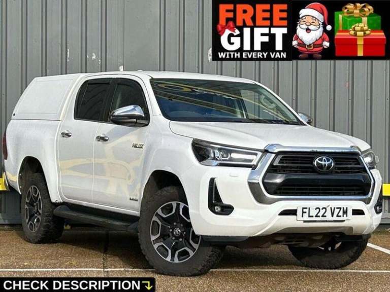 2022 Toyota Hilux 2.4 D-4D Invincible Pickup Double Cab 4dr Diesel Manual 4WD Euro 6 (s/s) (1 Pic...