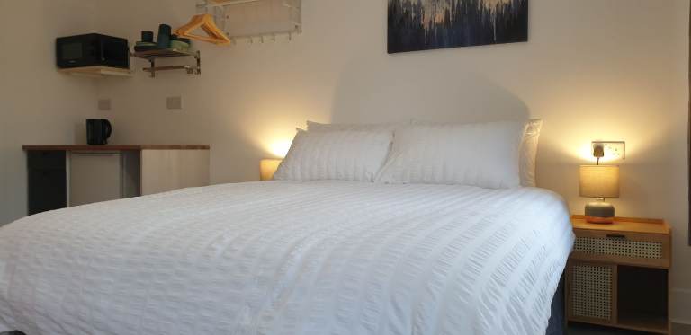 Ensuite room in newly refurbished shared home by Portslade Train Station