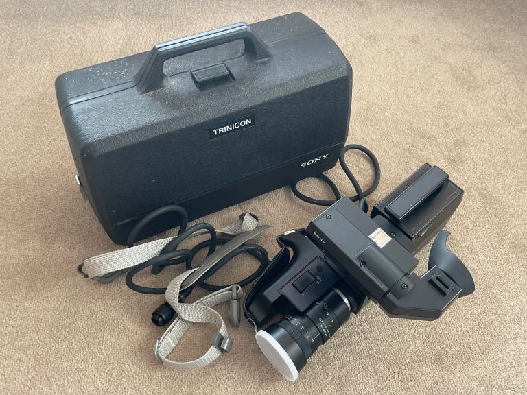 Vintage Sony Trinicon HVC-3000P Handheld Video Camera