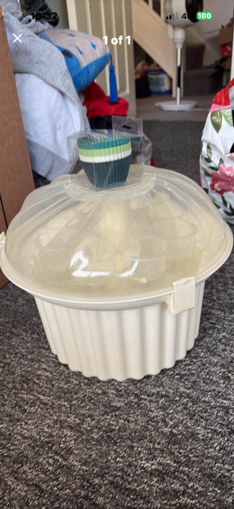 Cupcake holder