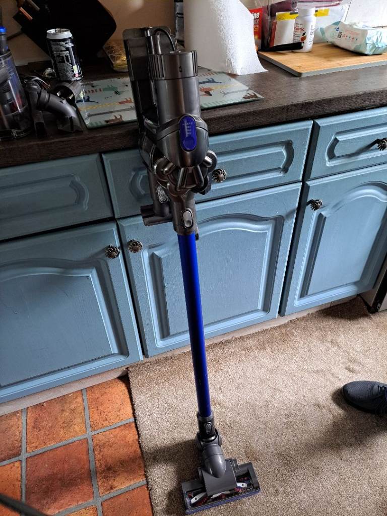 working dyson cordless DC44 handheld fully tooled dock station new charger new battery