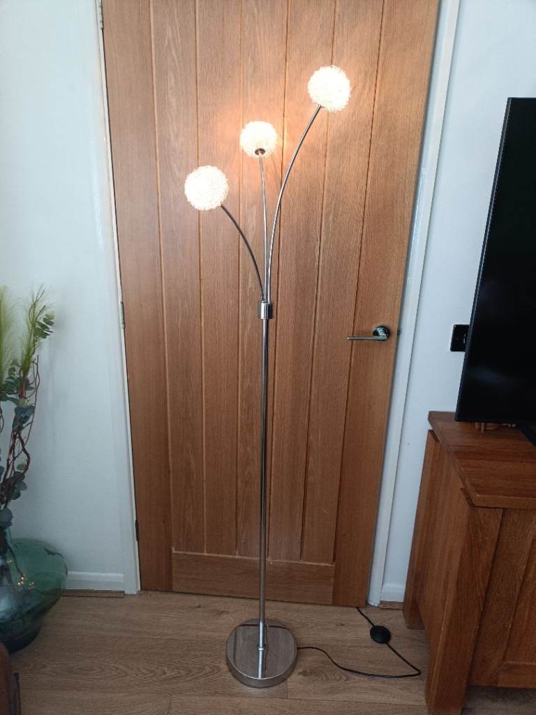 Large electric chrome standard lamp with wire shades
